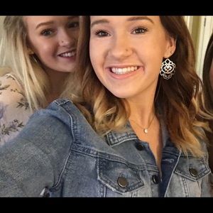 Meet your Posher, Madi